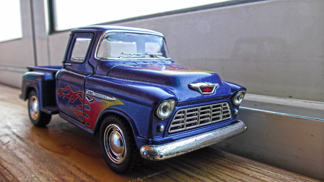 Classic Cars on a Windowsill - YouTube