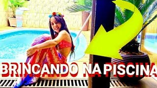 Brincando Na Piscina Sereia
