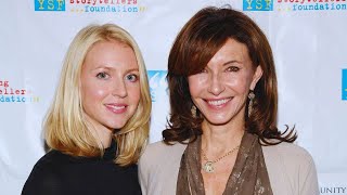 Mary Steenburgen's SHOCKING Oscars Secret: Breastfeeding Drama on Live TV! (Intriguing & Clickbaity)