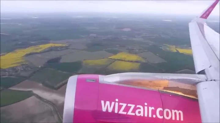 Wizz Air taking off from London Luton Airport - Airbus A320-200 (HA-LWZ)