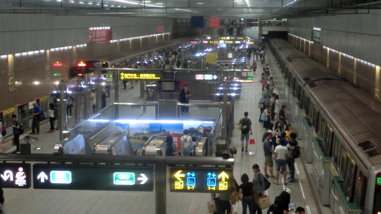[通勤時刻]台北捷運 中正紀念堂站 平日傍晚通勤人潮 帰宅ラッシュ 台北メトロ 中正紀念堂駅