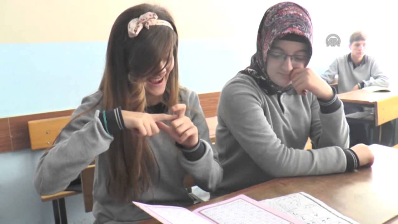 3 yılda 3 dili ana dili gibi öğrendi 3 yılda 3 dili ana dili gibi öğrendi