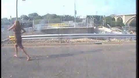 File: I-35W bridge collapse