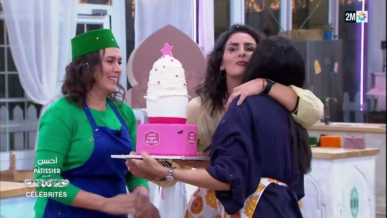 الفنانة سلمى رشيد تتوج بلقب 