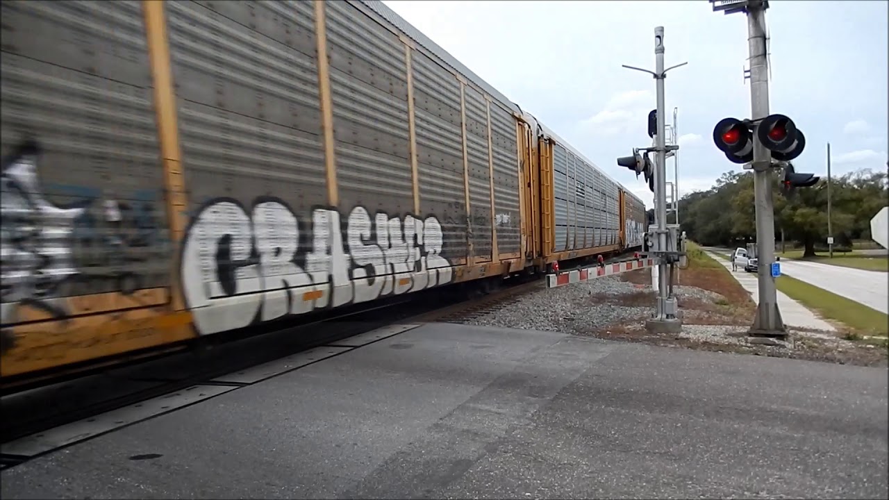 Csx Autorack train goes through Valrico Junction - YouTube