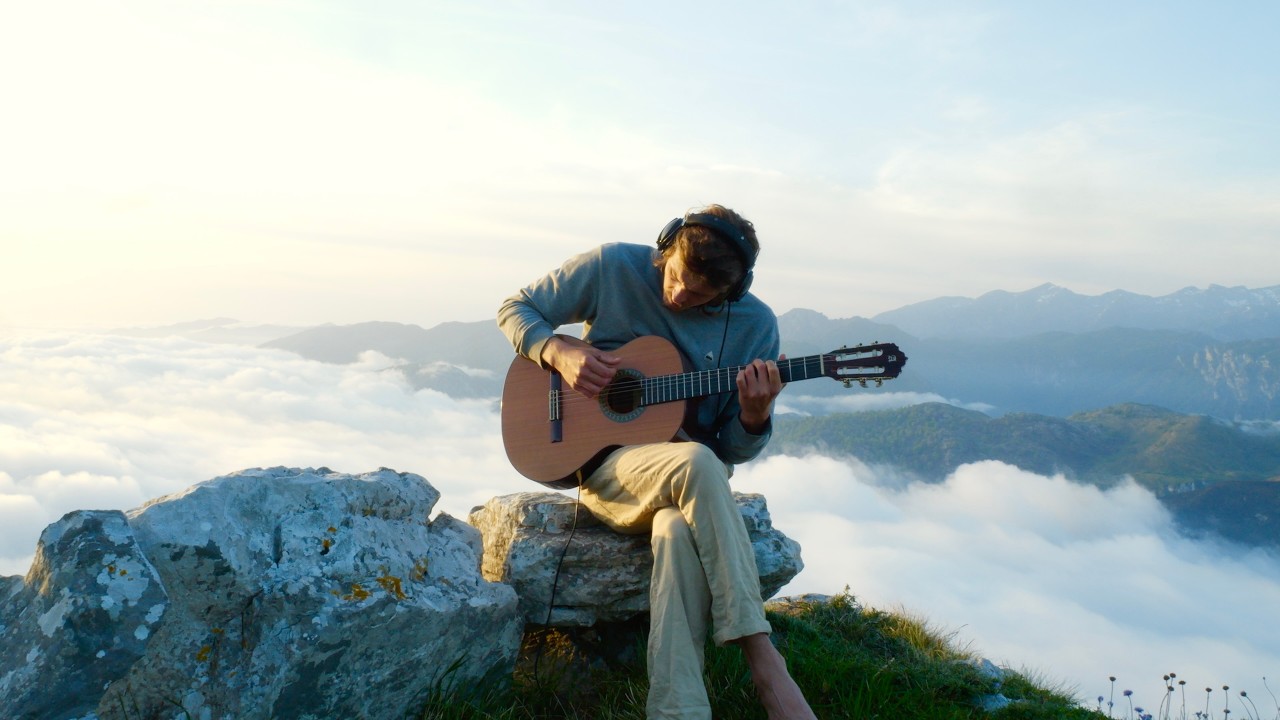 Regardez a calm morning - Soft Ambient Guitar Meditations (Nylon Strings) sur YouTube Regardez a calm morning - Soft Ambient Guitar Meditations (Nylon Strings) sur YouTube