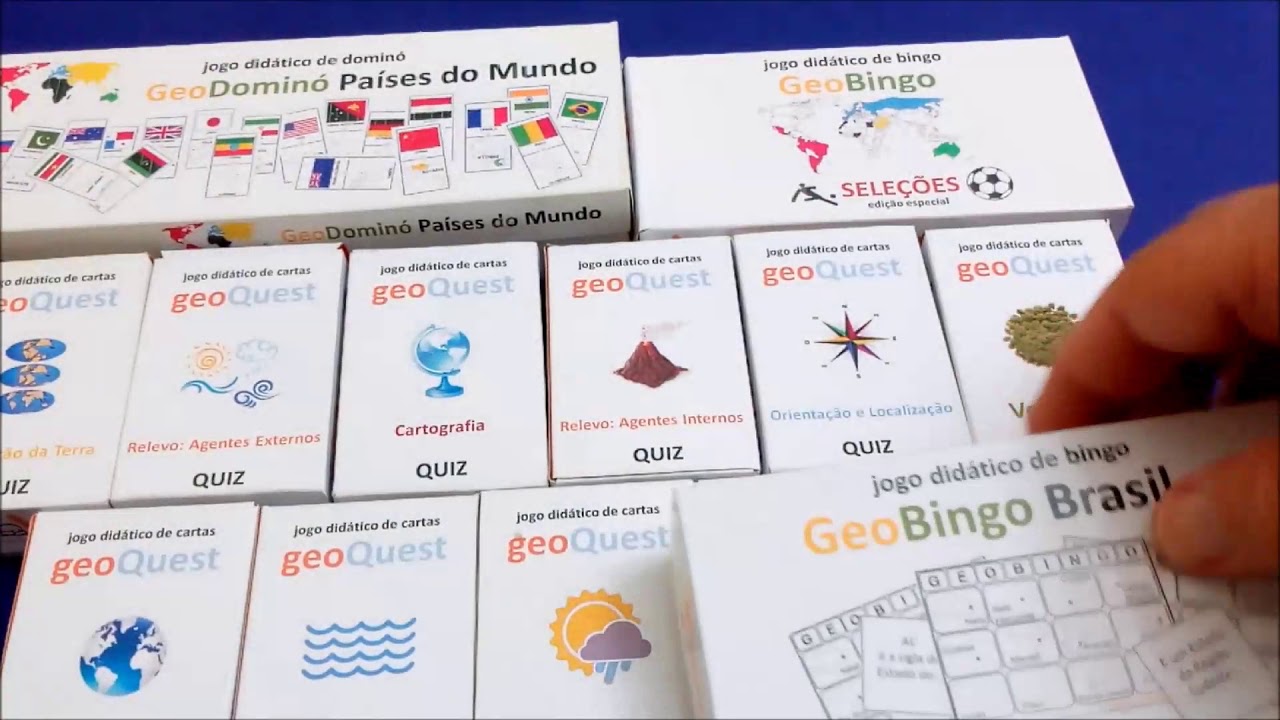 Jogo de cartas adaptado ensina geografia a alunos de escola