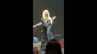 Watch Natasha Bedingfield King Of The World video