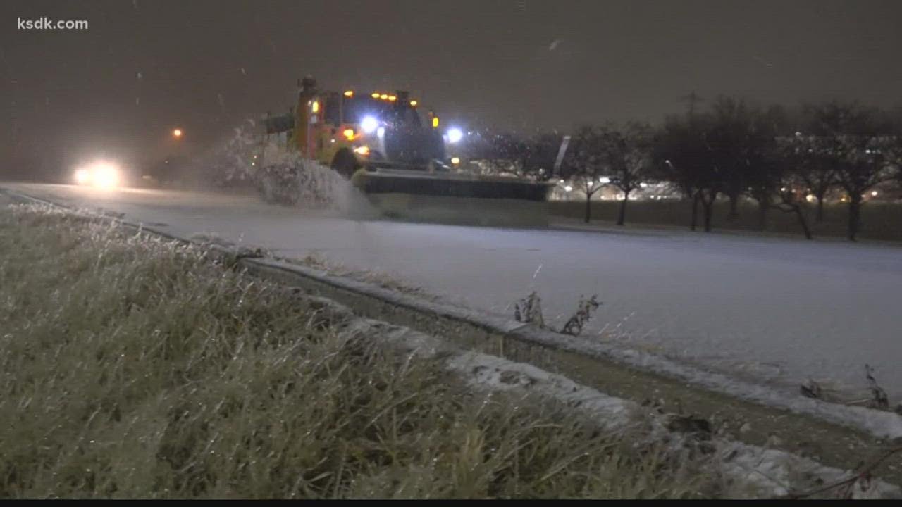 Winter Storm Alert: Road conditions deteriorate as snow moves in - YouTube