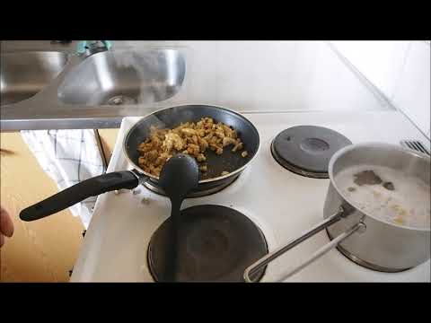 Video: Pasta Kanaa Ja Alfredo-kastiketta