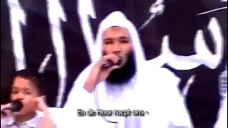 Een broeder zingt de Nasheed 