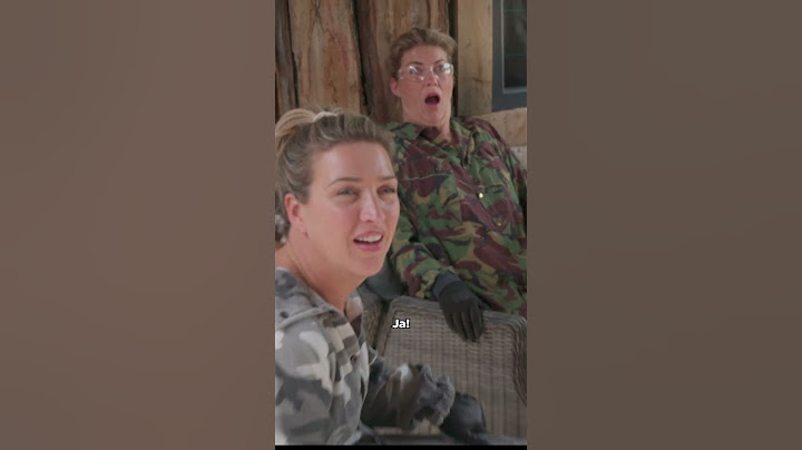 De vrouwen slaan erop los tijdens het vrijgezellenfeest van Leslie 🔨