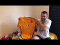 Gustavo Hofman apresenta coleção de camisas de camisas de futebol