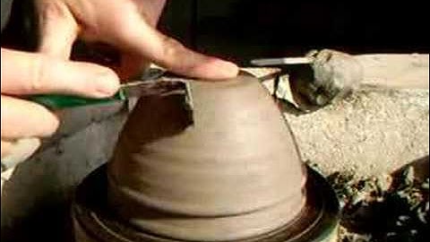 SIMON LEACH - trimming bowls