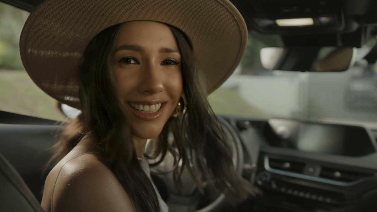 LEXUS PRESENTA UNA MIRADA PERSONAL A SUS VEHÍCULOS HÍBRIDOS