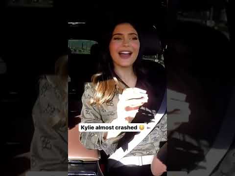 Wideo: Kylie Jenner Ma Teraz Automaty Na Lotnisku