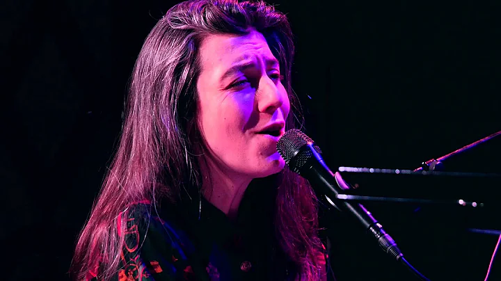 Julia Holter - Betsy On The Roof (Live on KEXP)