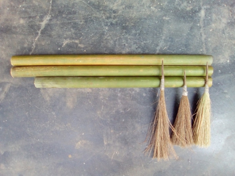 How can I make a blowpipe out of bamboo?