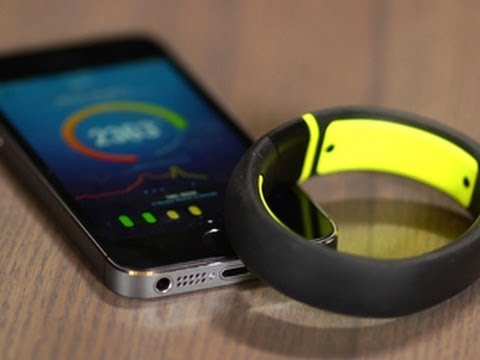 Nike Fuelband SE: new colors, new tools, same concept