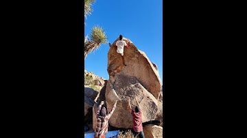 Joshua Tree Bouldering | Loch Nessy (V3)