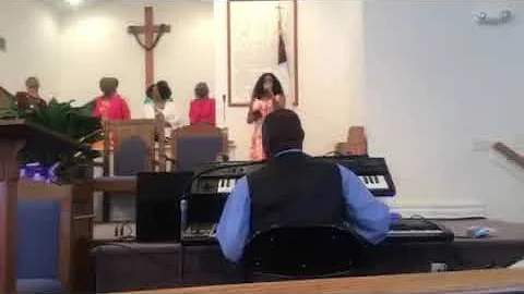 Rev. Arrington's daughter Angelica Singing (Give M...