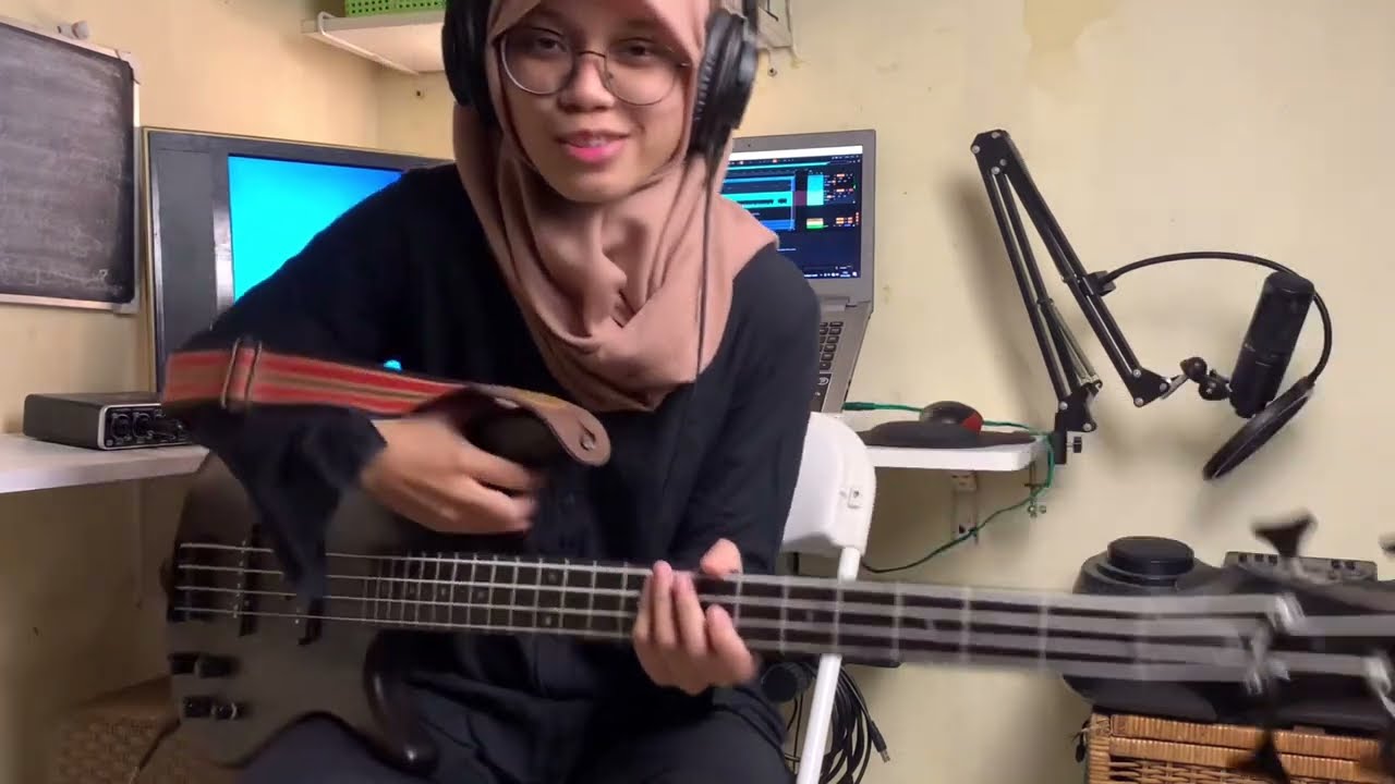 Remi Wolf - Sexy Villain (Bass Cover with Tabs)