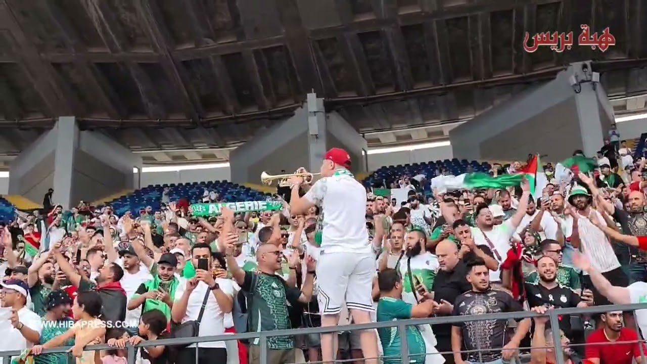 حماس الجماهير الجزائرية من قلب مركب محمد الخامس بالدارالبيضاء 