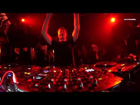 Greenjack is playing his 'Keep it' on Radio Intense