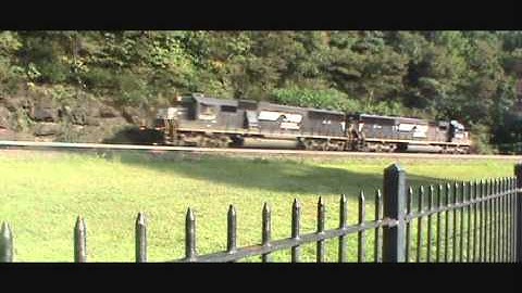 NS light helpers at Horseshoe Curve, Altoona, PA 8-30-13
