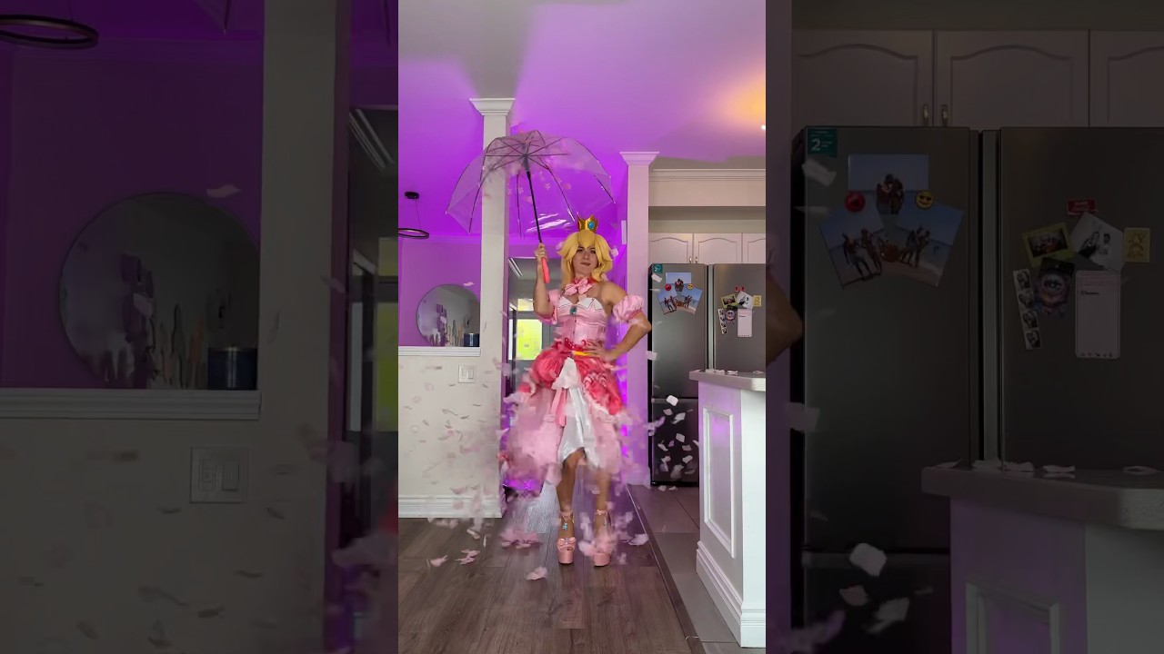 Princess Peach Main flower petal umbrella cosplay transition to Main Attraction