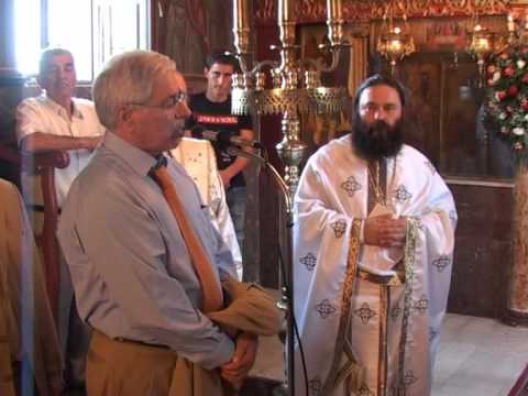 Βίντεο: Πώς να αφιερώσετε έναν θωρακικό σταυρό σε έναν ναό