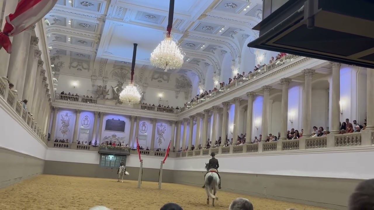 La Escuela Española de Arte Ecuestre de Viena Baila Versus Onuba