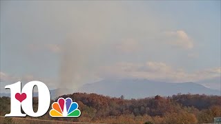 Crews fighting wildfire near Dollywood in Pigeon Forge; Dollywood temporarily suspends entry