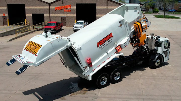 Mack LR64R/Labrie Automated Side Loader Part 3 - Body