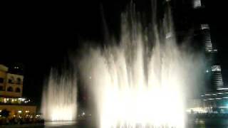 Die Dubai Fountain -Baba Yetu  - Burj Khalifa  Mai 2010