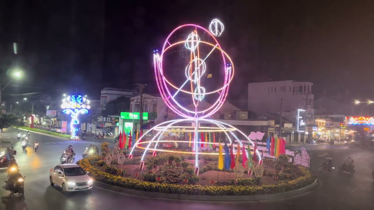 Vòng xoay lên đèn đẹp quá