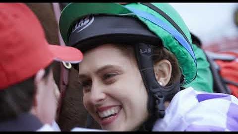 女性騎手ミシェル・ペインが栄冠を手にする奇跡の実話　映画『ライド・ライク・ア・ガール』予告編