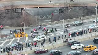 Dirt bikes 🏍 take over Brooklyn Bridge