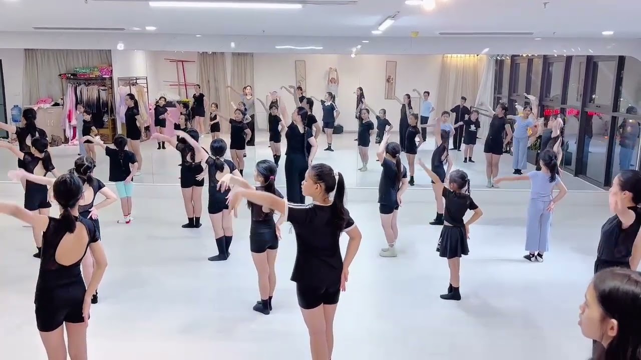 Zen tập múa thân vận cơ bản