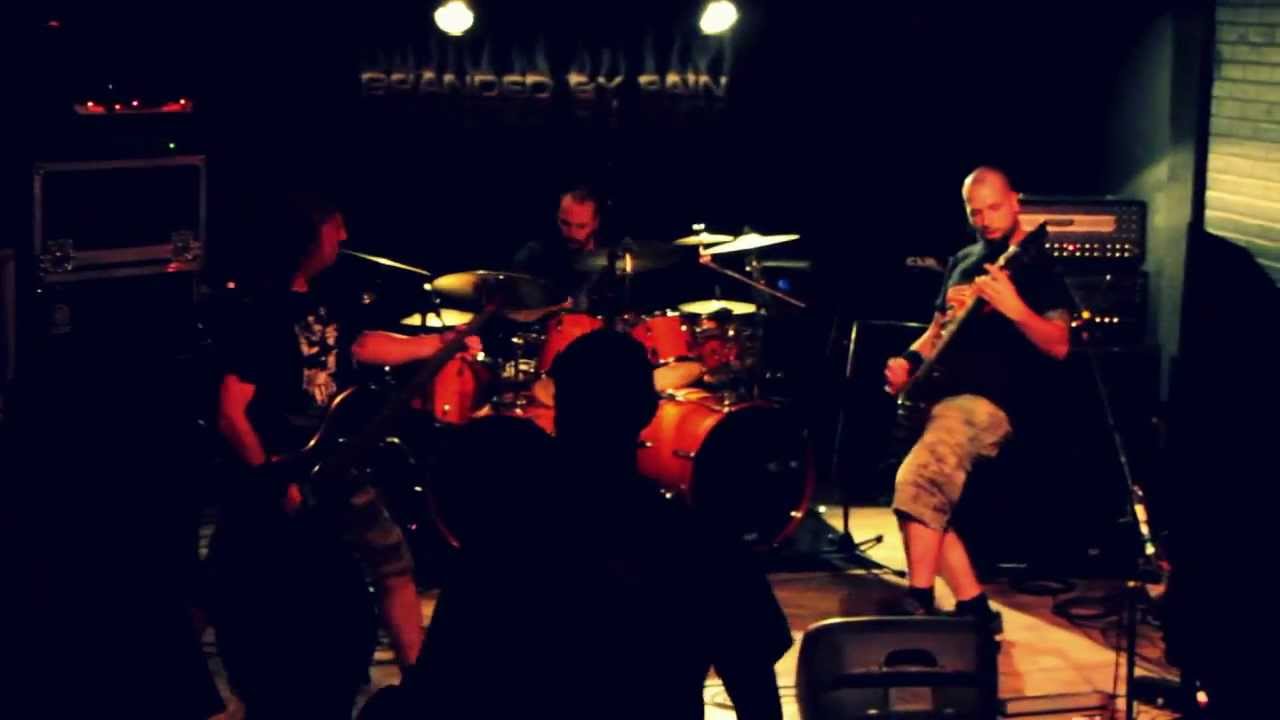 Branded by Pain - Get me Out  18 Aout 2012 Made in Qc Metalfest St Jean sur le Richelieu