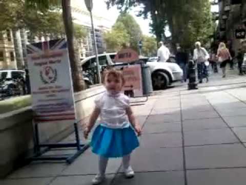 ანანო ცეკვავს