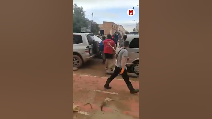 Así se marchó Pedro Sánchez de Paiporta entre insultos y lanzamiento de barro I MARCA #shorts
