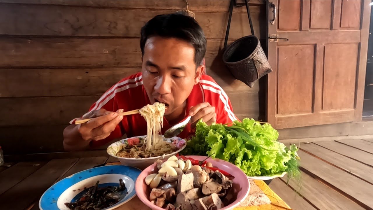 16 กุมภาพันธ์ ค.ศ. 2026.ກິນເຂົ້າປຸ້ນຫວຽດນາມ//กินข้าวปุ้นเวียดนาม