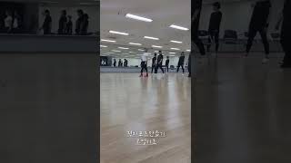 정지포즈  #시니어모델 #주부모델 #패션모델 #워킹배우기 #모델워킹 #기초워킹 #바른자세 #바른걸음 #탑포즈 #포즈만들기