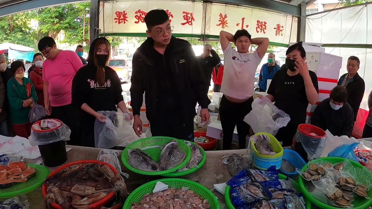 帥兒子準備清攤了 #中彰海王子 #豐原第一市場 #海鮮叫賣 #海鮮拍賣