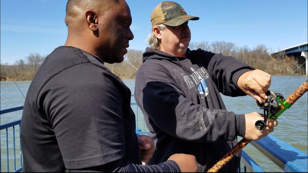 FISHIN with BIG MIKE Shows The PITBULL How to CAST a BAITCASTER like a PRO | CHATTANOOGA TENNESSEE