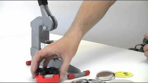 How to make a 2.25 inch button: 2.25 inch Economy Button Machine