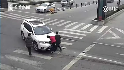 女司機左拐撞飛女童， 「馬路殺手」上路,斑馬線也非保險箱 - 天天要聞