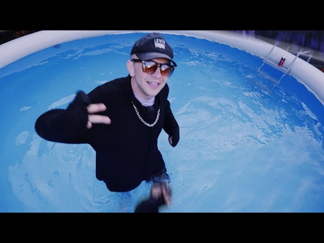 在 YouTube 上观看 VNUK - WOODY ALLEN (Official Music Video)