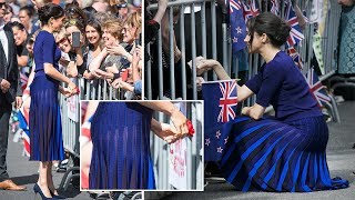 Download Lagu Meghan Markle in a see-through dress as Duchess walkabout in New Zealand Download Lagu Meghan Markle in a see-through dress as Duchess walkabout in New Zealand